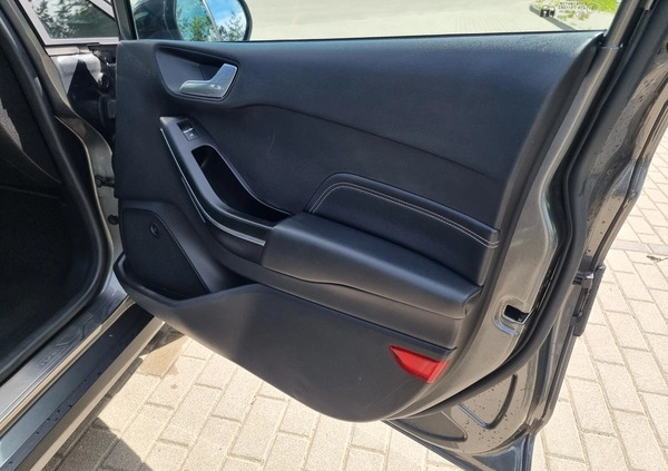 Ford Fiesta cena 56800 przebieg: 97680, rok produkcji 2019 z Kościerzyna małe 781